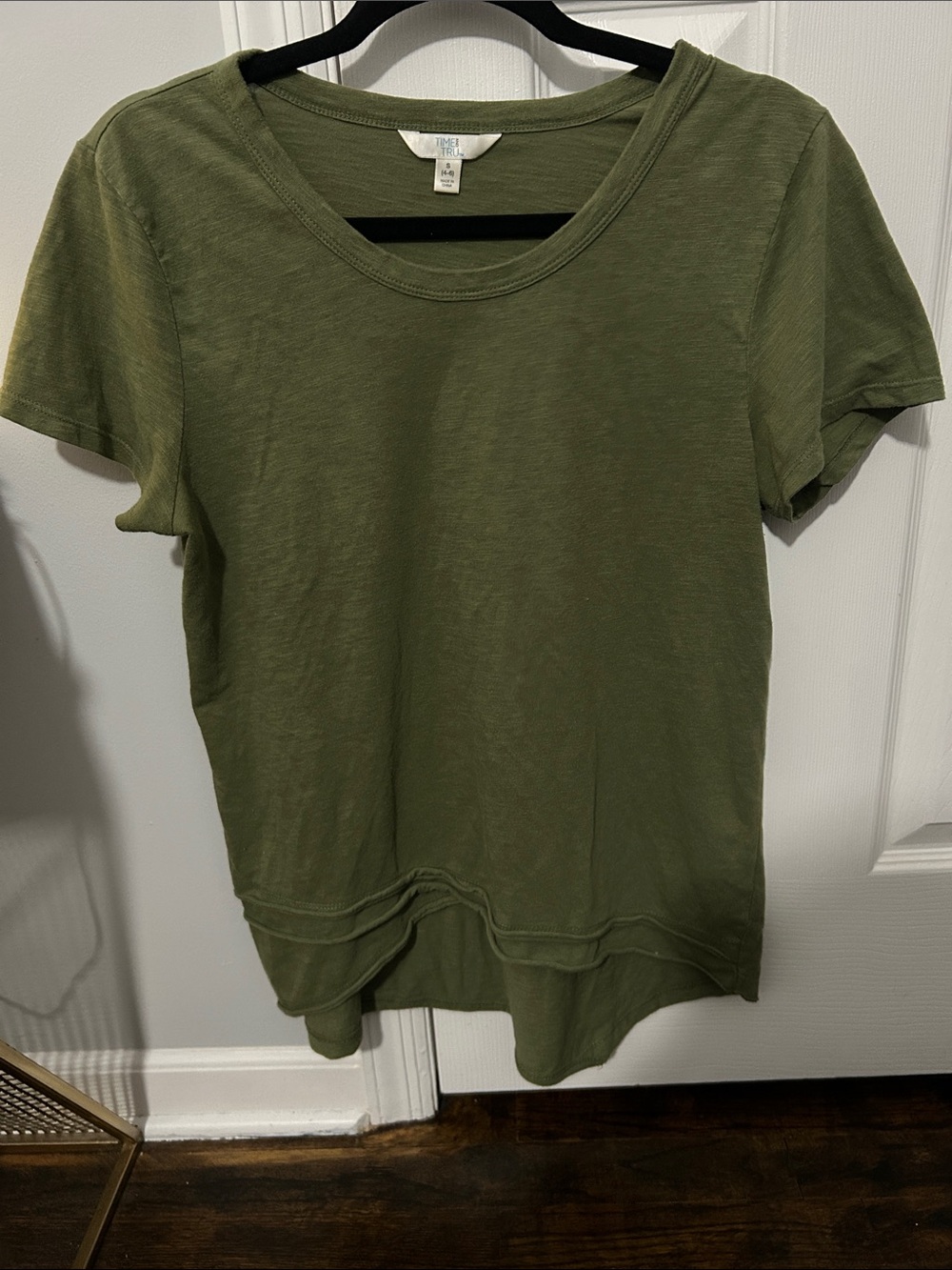 Time and Tru Olive Crew Neck Short Sleeve Tee